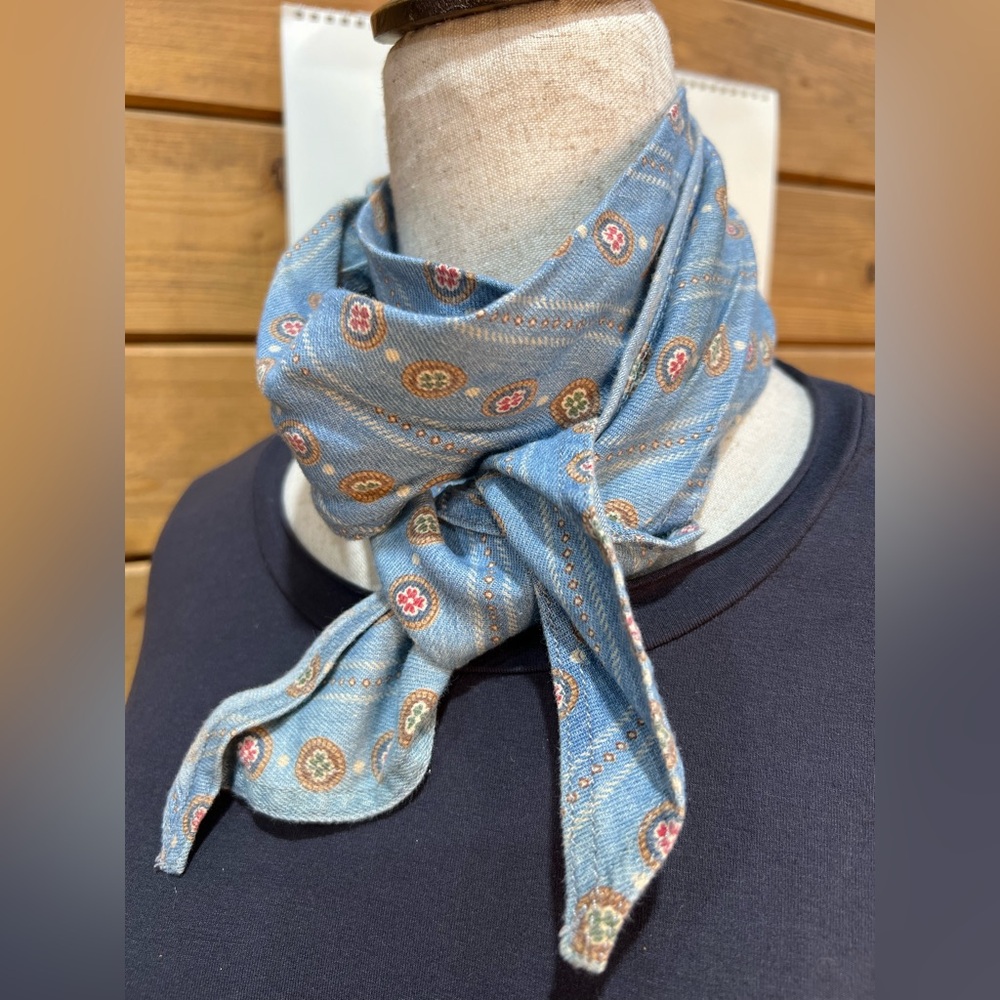 Vintage Liz Claiborne Western Bandeau Neck Scarf – 60” Long, Oblong Pointed Ends - Picture 3 of 7
